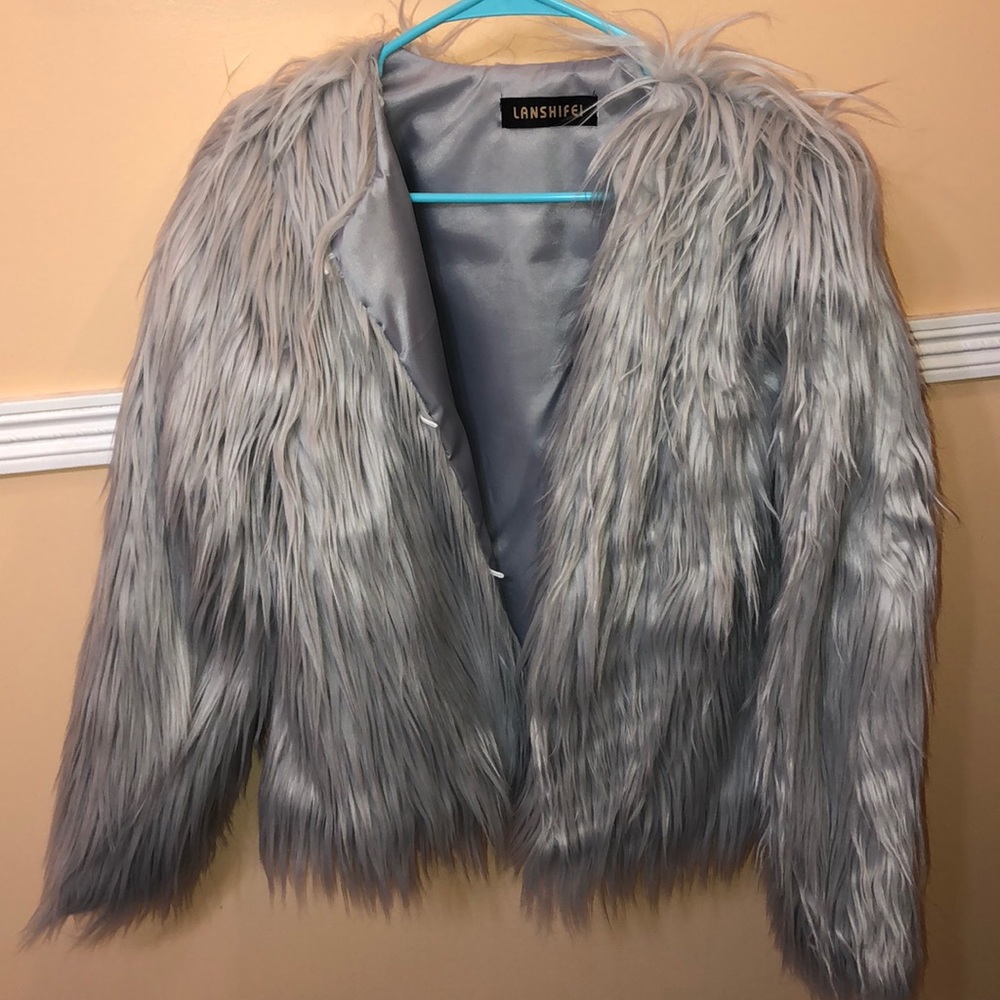 SILVER SHAGGY FAUX FUR JACKET